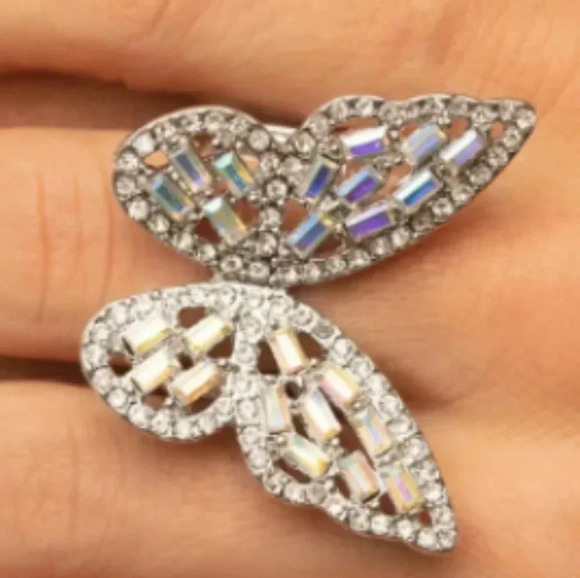 NWT Silver Iridescent Multicolor Butterfly Fashion Ring Casual Glam Jewe… - Picture 1 of 1